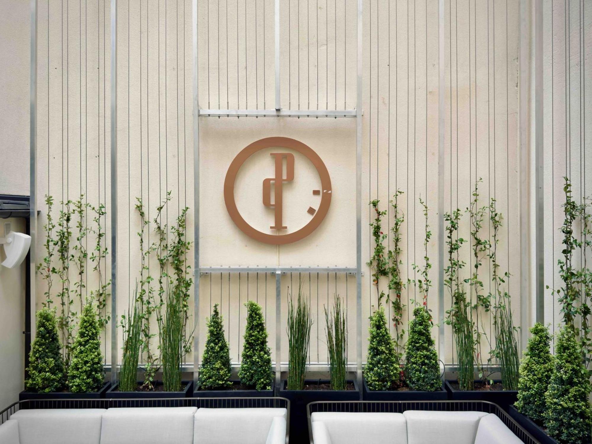 Perpetual Elysee Montaigne Paris Exterior foto